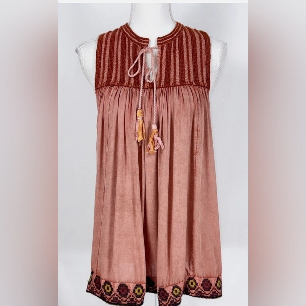 Cynthia Rowley Muave/Pink Sleeveless Top with Embroidered Hem Size M